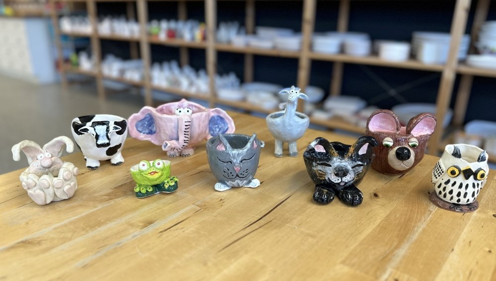 Kids CLAY Class - ANIMAL Pinch pots - Wed 20th Sept - Colour My Pot
